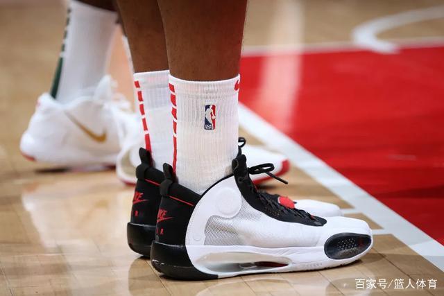 俱乐部杯-吕俊虎15分青岛不敌首钢 杰曼19分