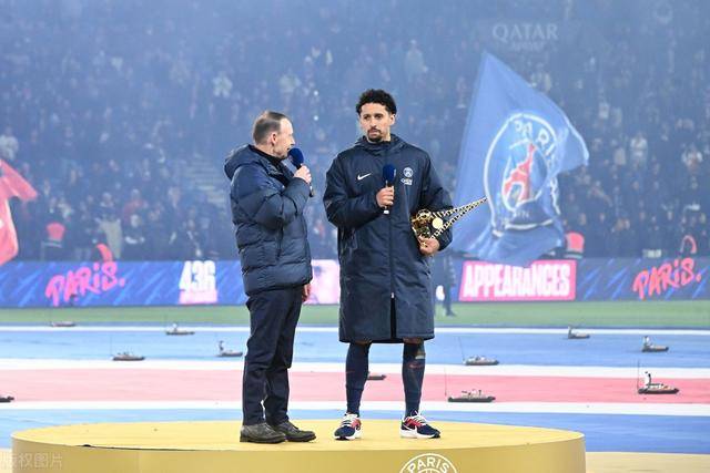 易建联的沉默耐人寻味 还能微微一笑反转吗