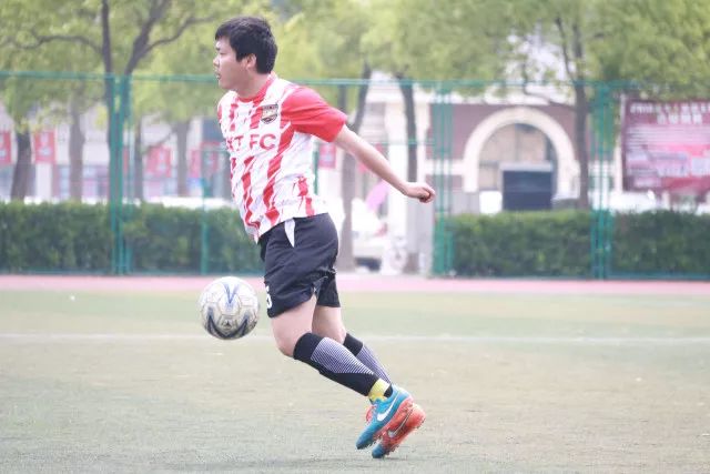 森林狼险胜独行侠升至西部第八 灰熊大胜黄蜂