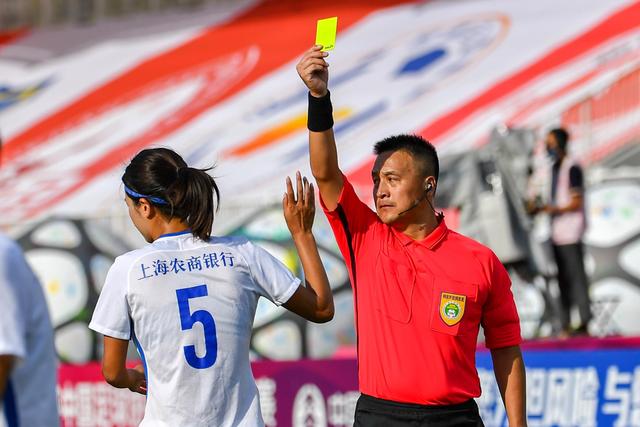 王哲林24+17布莱德索26分 上海终结新疆6连胜